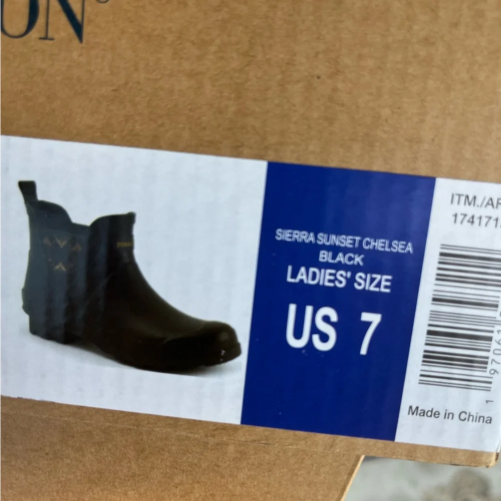 NWT Pendleton Women’s Iconic Patterned faux fur lined Rain boot - Size 7 - Picture 9 of 9